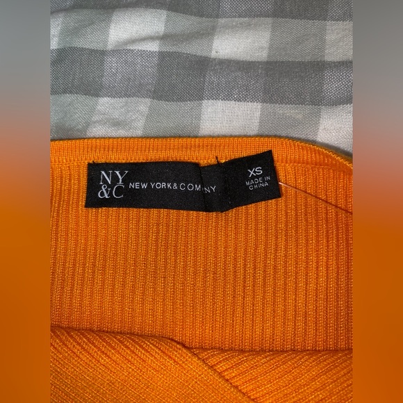 New York & Company Women’s Ribbed Cut-Out Pullover Sweater - Picture 5 of 7